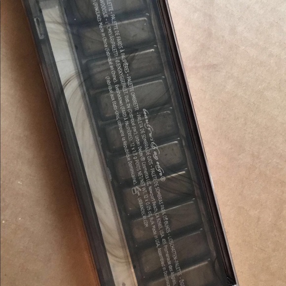 Naked Smoky Palette - Picture 3 of 4